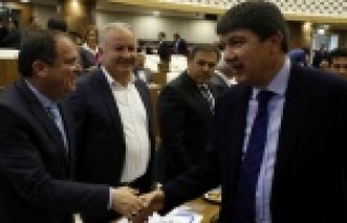 Mecliste Atatürk tartışması