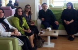 MHP'li kadınlar yaşlıları sevindirdi