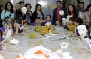 "Sizin Çöpe Attıklarınız Bize Malzeme"