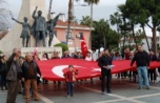 TLB'den İzmir Marşı Eylemi