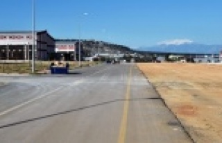 Varsak yoluna sıcak asfalt