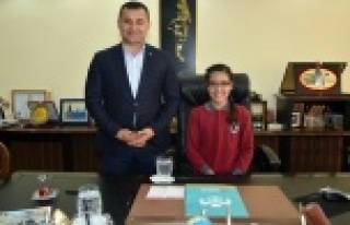 Başkan Yücel koltuğunu devretti