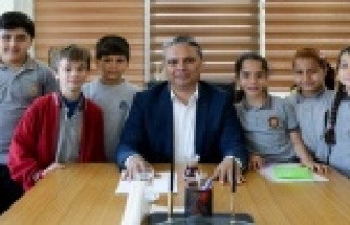 Çocuklar sordu Başkan Uysal yanıtladı