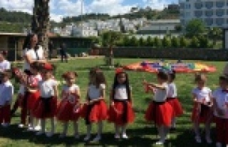 Miniklerin 23 Nisan coşkusu