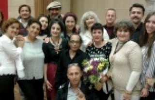 Personel tiyatrosu ayakta alkışlandı