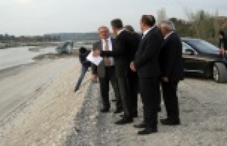 Vali Karaloğlu Eşen Çayı'nı inceledi