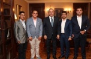 Bakan Çavuşoğlu'nun Alanyalı konukları