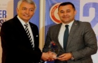 Başkan Yücel, yılın en başarılı siyasetçisi...