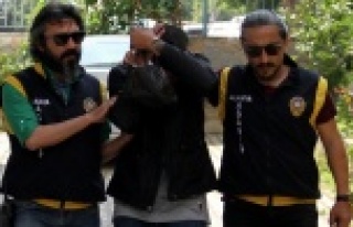 Çaldığı telefondan çektiği selfie yakalattı