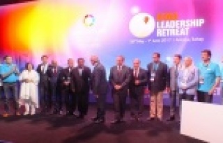 Hindistan, Rusya, Ukrayna turizmciler Antalya'da...