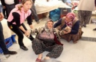 Pazarcı esnafından kapalı yol eylemi