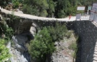 Rus turistlerin düştüğü kanyonda tehlike devam...