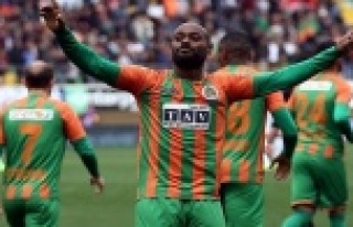 Vagner Love'ın tek rakibi Messi