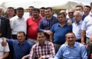 Yücel muhtarlarla buluştu, müjdeli haberler verdi