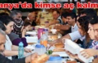 Alanya'nın 3 noktasında iftar yemeği