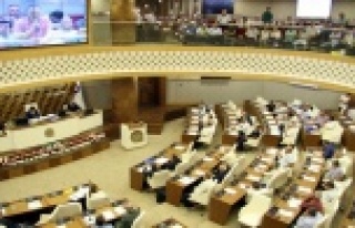 Büyükşehir Meclis’inde plaj ve otobüs tartışması