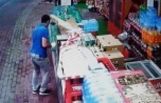 Marketi soyan hırsızları kendisi yakalamaya çalıştı