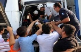 Otobüs ile TIR çarpıştı: 6 yaralı var