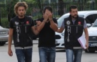 Otomobilden 1 kilo 304 gram kokain çıktı