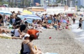 Ramazan'a rağmen plajlar doldu taştı