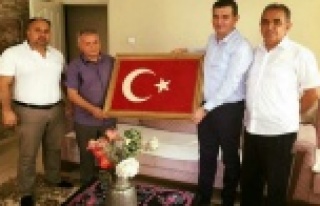 Türkdoğan'dan şehit babasına ziyaret