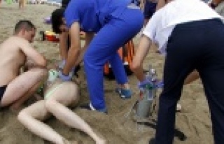 Alanya'da Rus kadın turist ölümden döndü