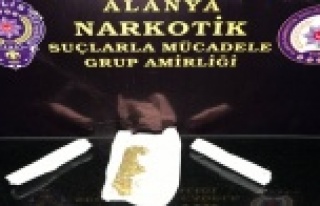 Alanya'da turistlere uyuşturucu satarken yakalandı