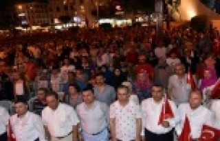 Alanya’da binler, ‘Demokrasi' nöbetinde