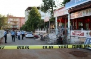 Markette içki kavgasında silahlar konuştu