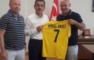 Şimşek'ten Ekici'ye Payallarspor forması