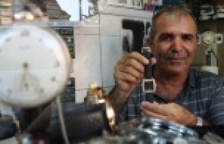 2 metrekarelik dükkanla 4 nüfusa bakıyor