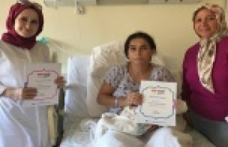 AK Partili kadınlardan 'Hoşgeldin Bebek'...