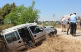 Alanya yolunda kaza: Otomobil şarampole yuvarlandı