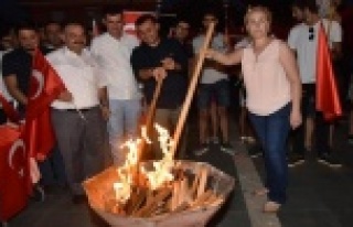 Büyük zafer fener alayı ile kutlandı