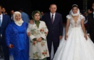 Erdoğan Antalya'da düğüne katıldı