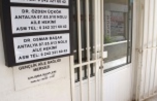 İlaç yazmayan doktorun odasının kapısını kırıp...