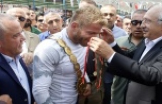 Kılıçdaroğu Antalya'da er meydanında