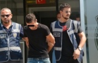 Motosikletle kapkaç yapan 2 kişi tutuklandı