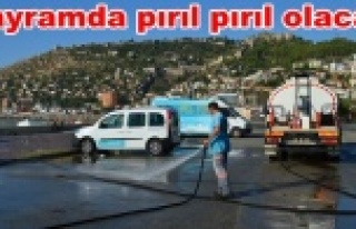 Temizlik işleri tam kadro görev başında