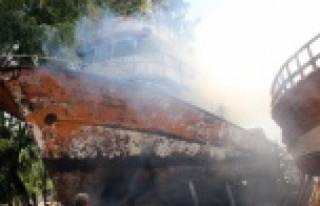 Tersanede yangın paniği