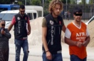 Uyuşturucu taciri anne oğul yakalandı