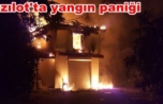 2 katlı ahşap ev yanarak küle döndü