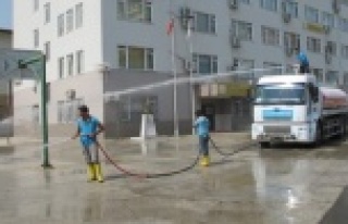 Alanya Belediyesi okulları temizliyor