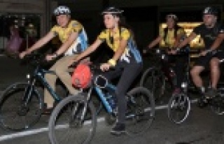 Başkan Türel bisikletçilerle pedal çevirdi