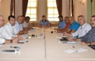 Başkan Yücel komisyon üyelerini topladı