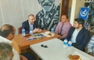 Karaduman'ı yanından ayırmıyor