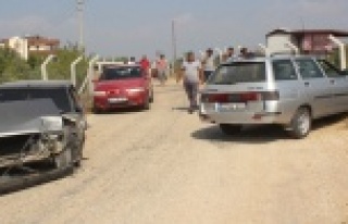 Komşuda kaza: 3 kişi yaralandı