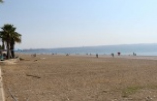 Sahillerde bayram sessizliği