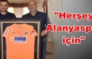 Alanyaspor'dan Başkan Yücel'e 1 TL teşekkürü