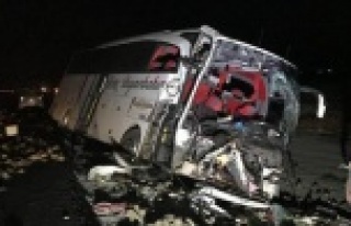 Antalya otobüsü kaza yaptı: 1 ölü, 20 yaralı...